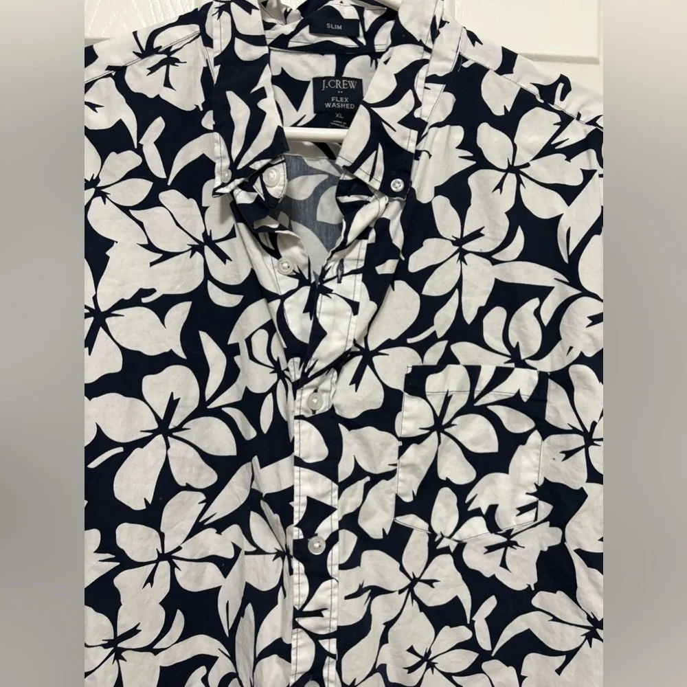 *J. Crew Navy and White Hawaiian Floral Men's Slim Short Sleeve XL Shirt #IR